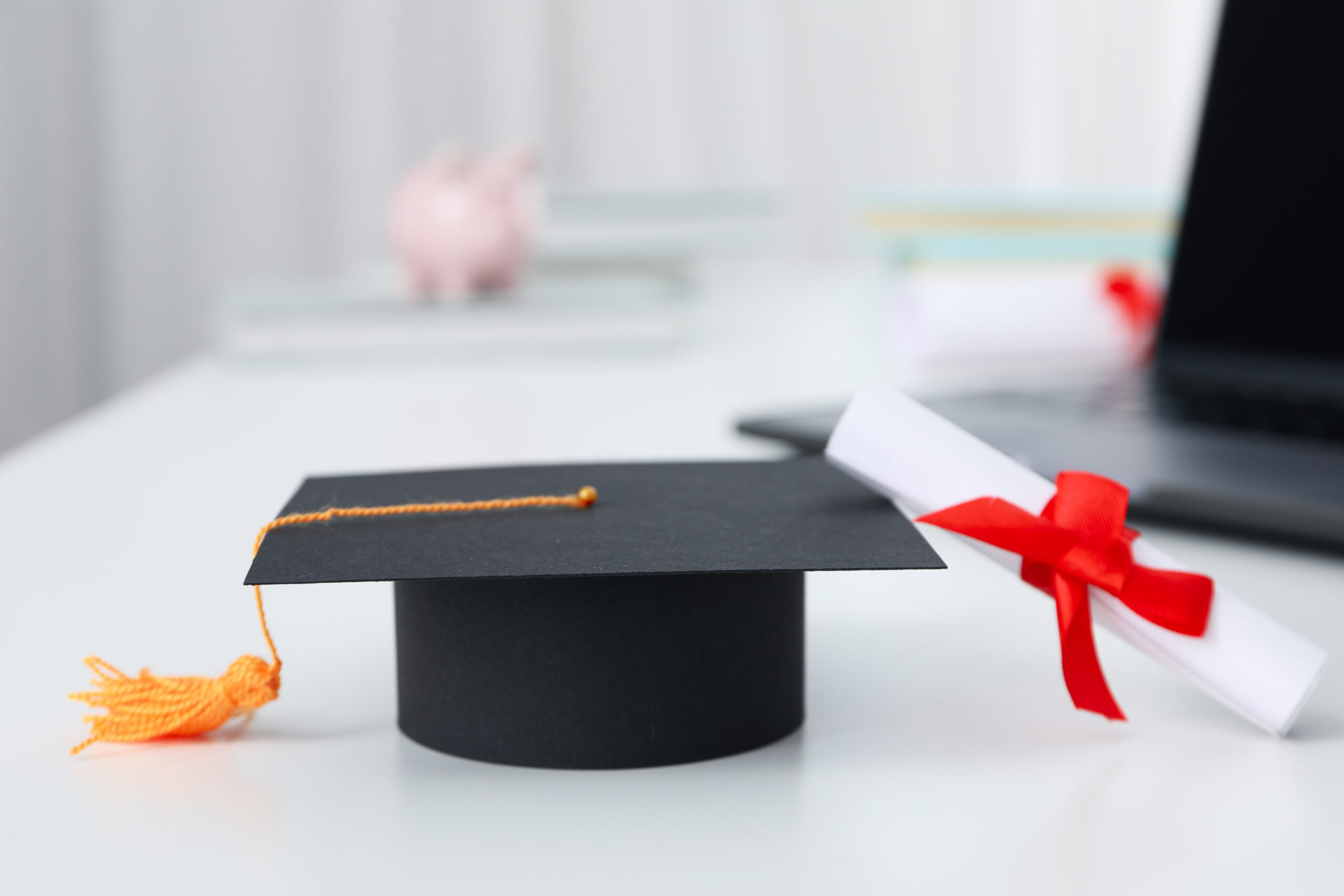 Becal abre puertas al conocimiento con 101 becas para posgrados en Paraguay