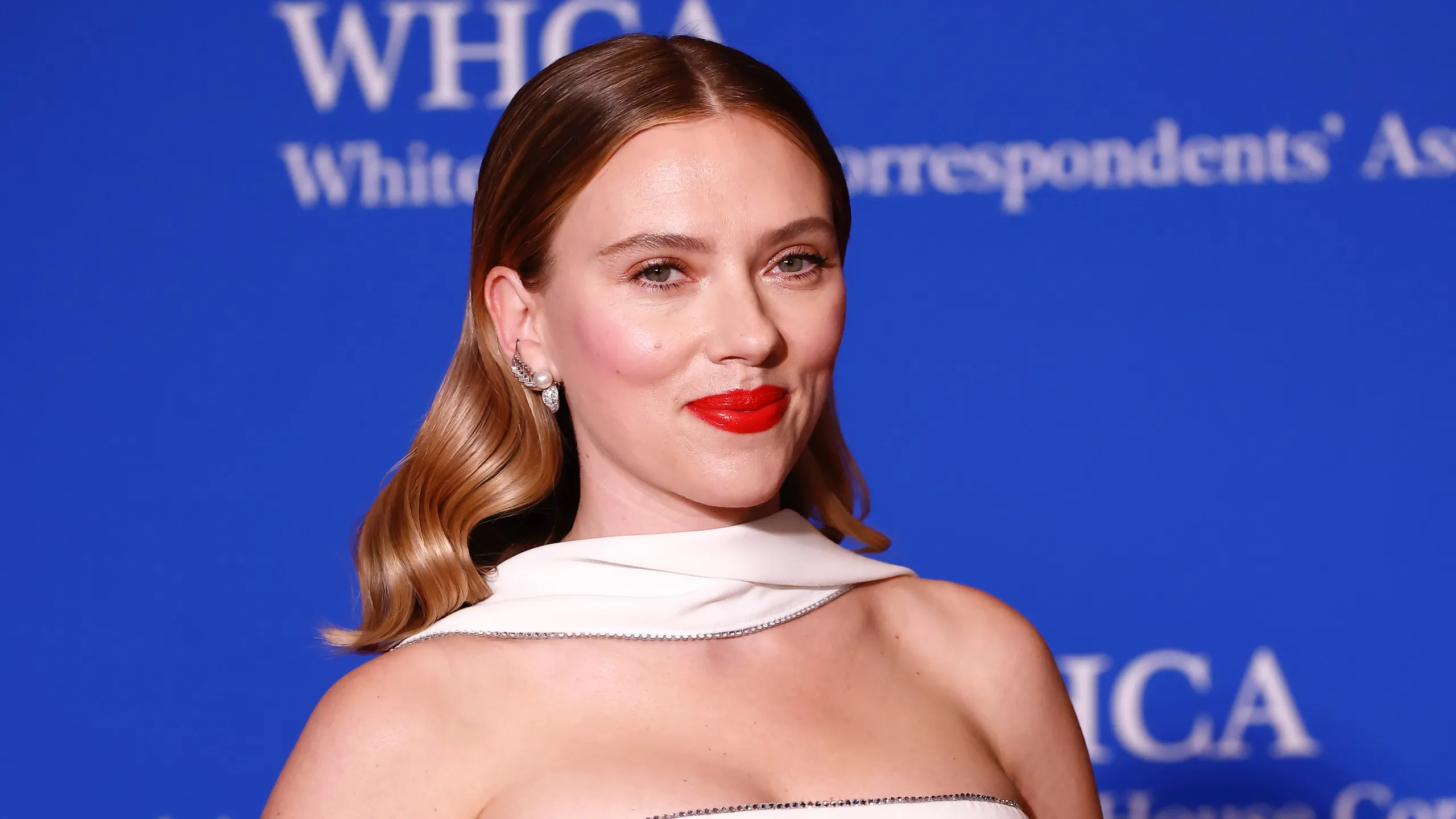 Scarlett Johansson enfureció al escuchar a «Sky», una voz del chatbot idéntica a la suya