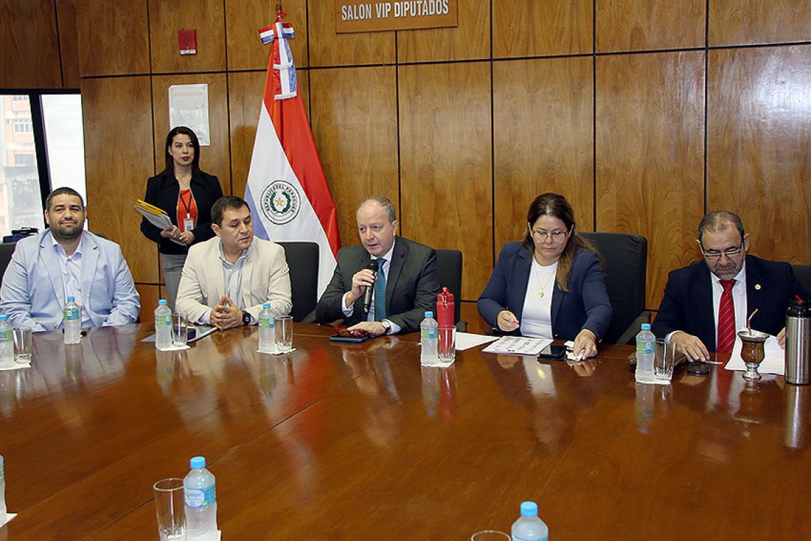 La Caja Fiscal presenta números alarmantes, según lo expuso el ministro de Economía