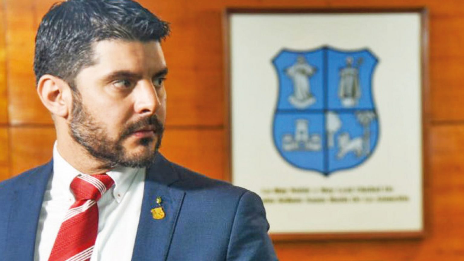 Nenecho y una bomba que está por explotar