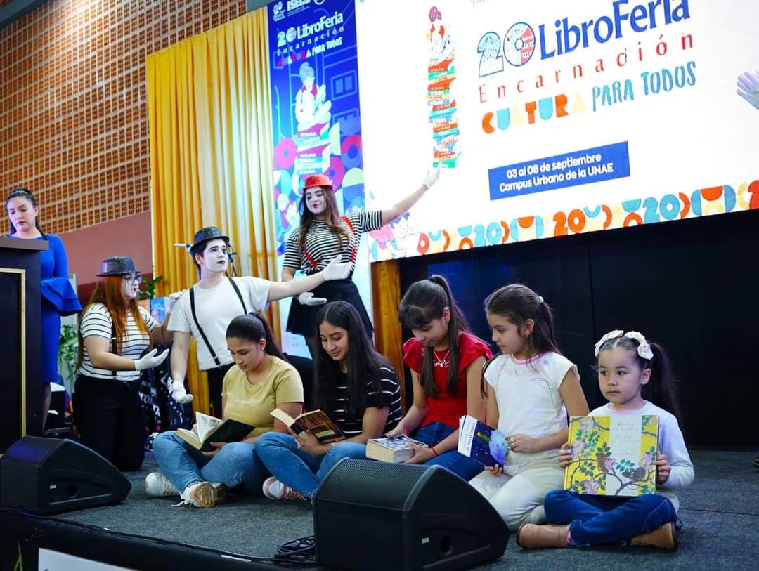 Continúa la fiesta del libro en Encarnación con la Libroferia