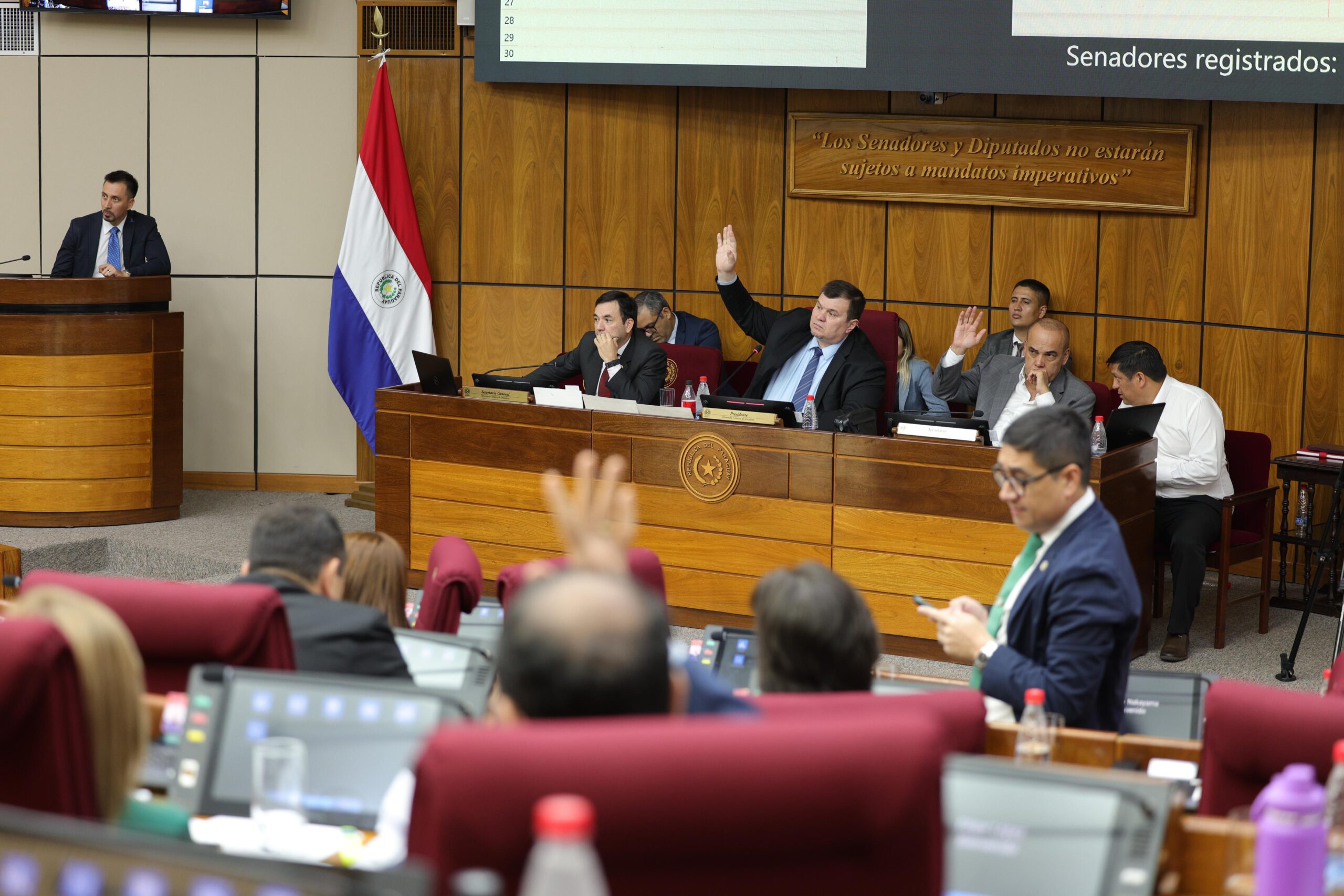 Senado aprueba el PGN 2025 con “autoaumentazo” en salario para los legisladores
