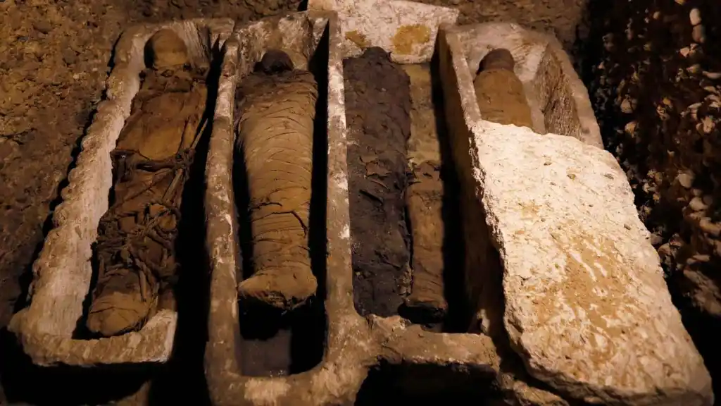 Egipto: arqueólogos descubren una tumba familiar con 3.800 años de antigüedad