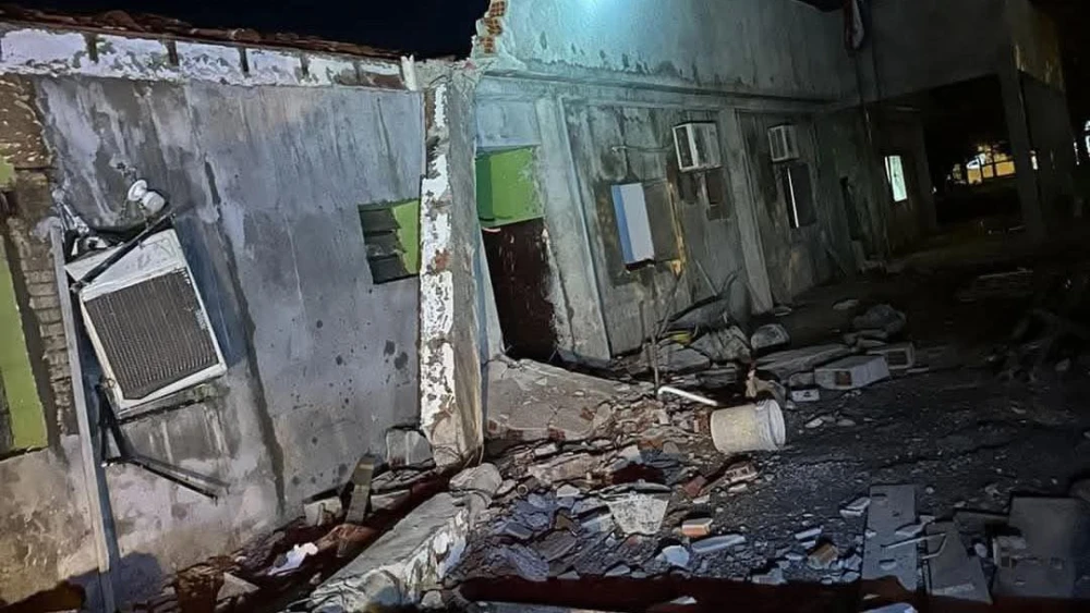 Se derrumbó parte de la estructura del Centro de Salud de San Alberto