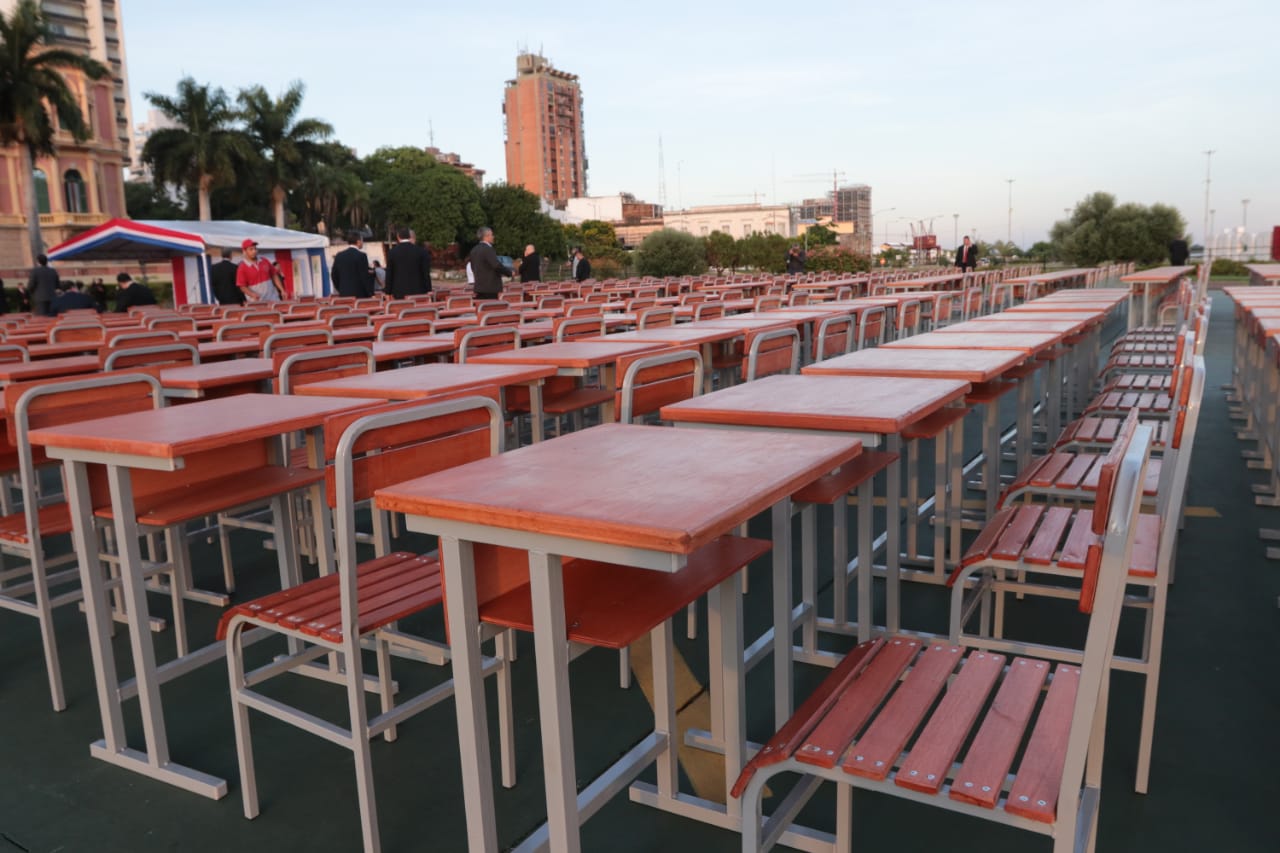 MEC comprará 100.000 muebles para escuelas públicas