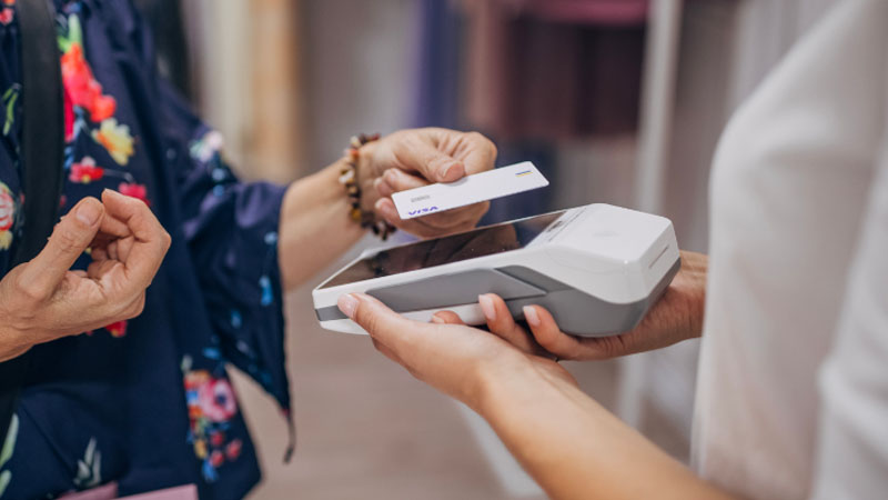 BCP reduce porcentaje máximo de las comisiones de intermediación de las tarjetas de crédito y débito