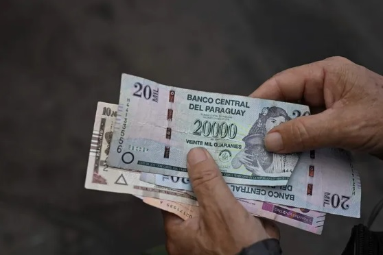 Legisladora plantea modificar sistema de cálculo del salario mínimo