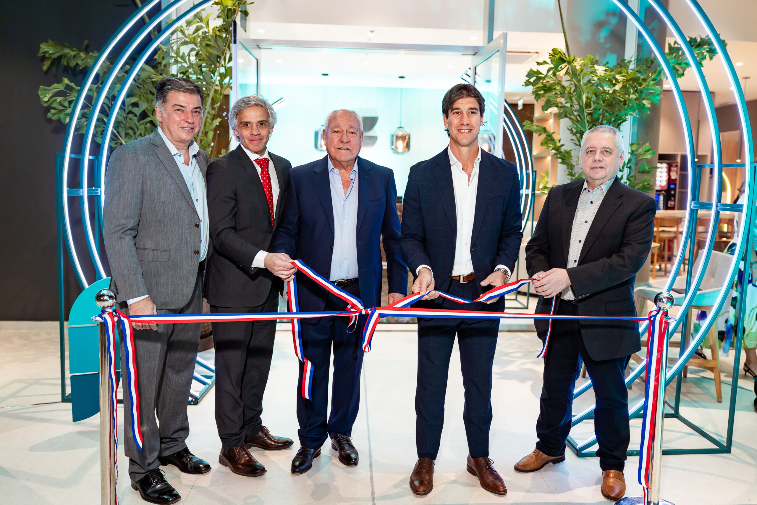 Fortaleza refuerza su liderazgo con la inauguración del edificio Fortaleza Molas López