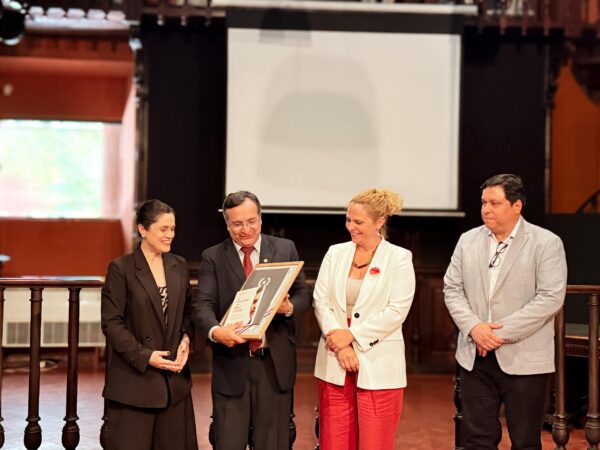 Primera edición del Reconocimiento Blás Garay honra a instituciones que preservan el patrimonio histórico de Paraguay