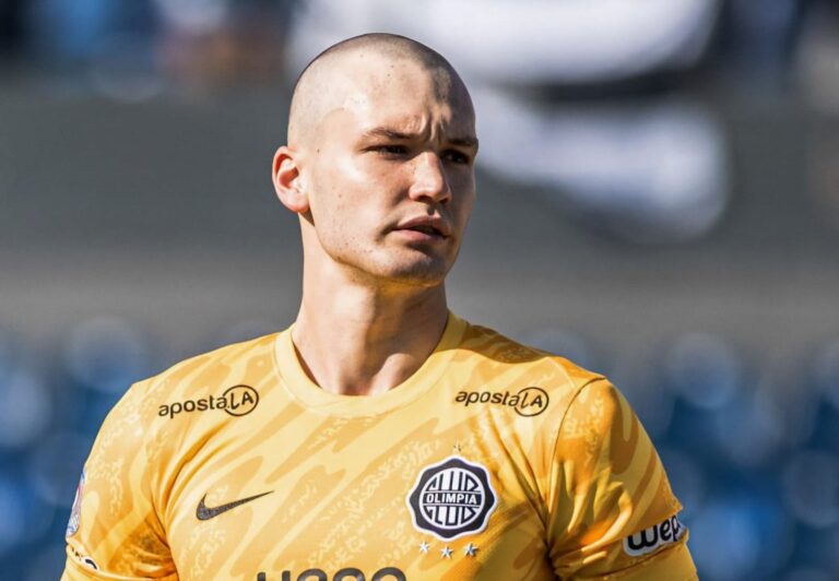 Facundo Insfrán será el arquero de Olimpia ante Libertad