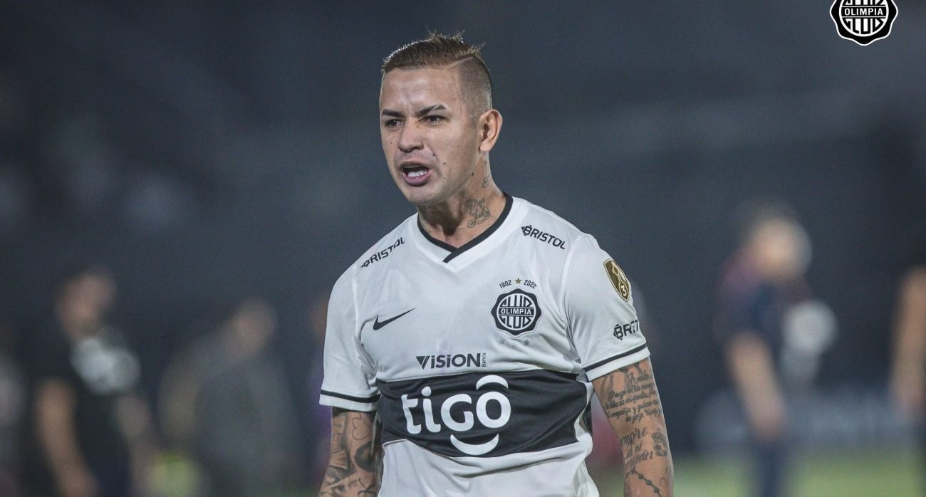 Derlis resintió una lesión en la rodilla y se perdería el Clásico