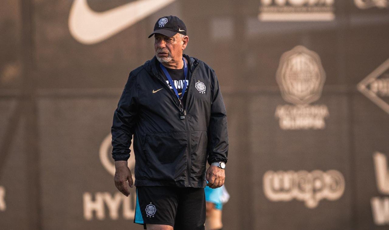 Almeida prepara línea de cinco para el clásico