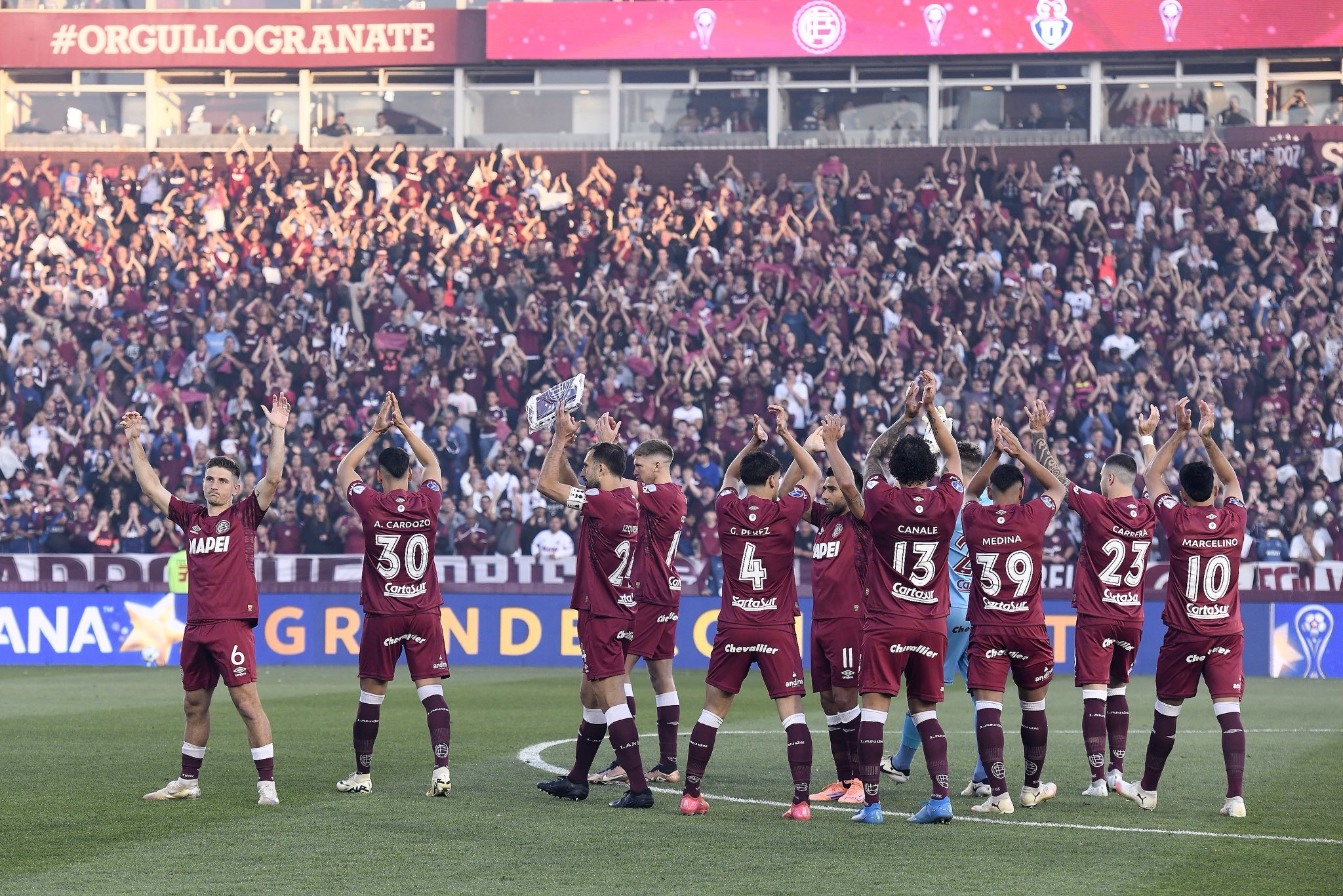 Sudamericana: Unos 15 mil hinchas de Lanús se preparan para llegar a Paraguay