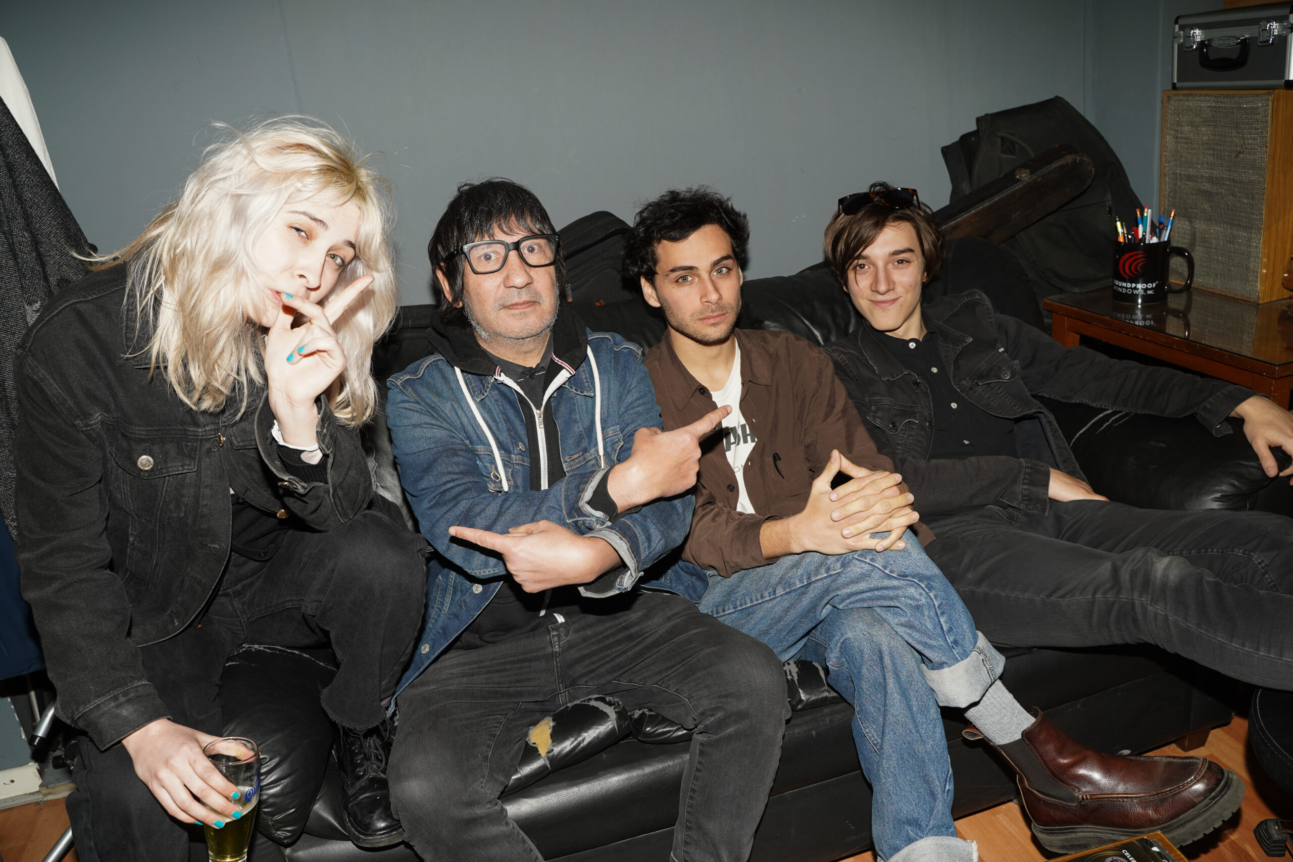 Ryan y Dos Minutos lanzan versión punk de «No los pueden separar»
