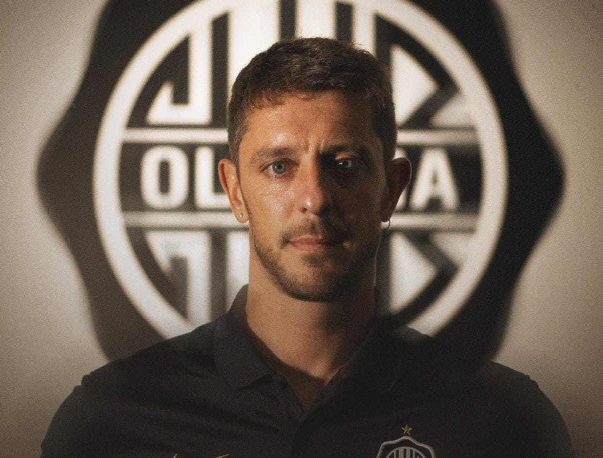 Olimpia oficializa el regreso de Alejandro Silva