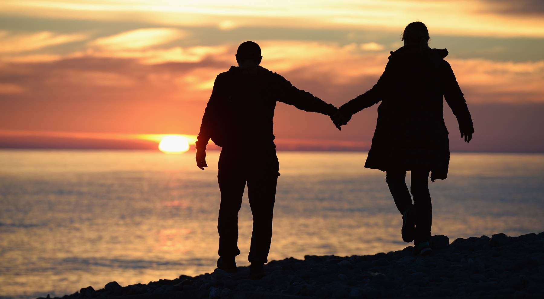 ¿Por qué algunas parejas sienten sueño cuando están juntas? Esto explica la ciencia