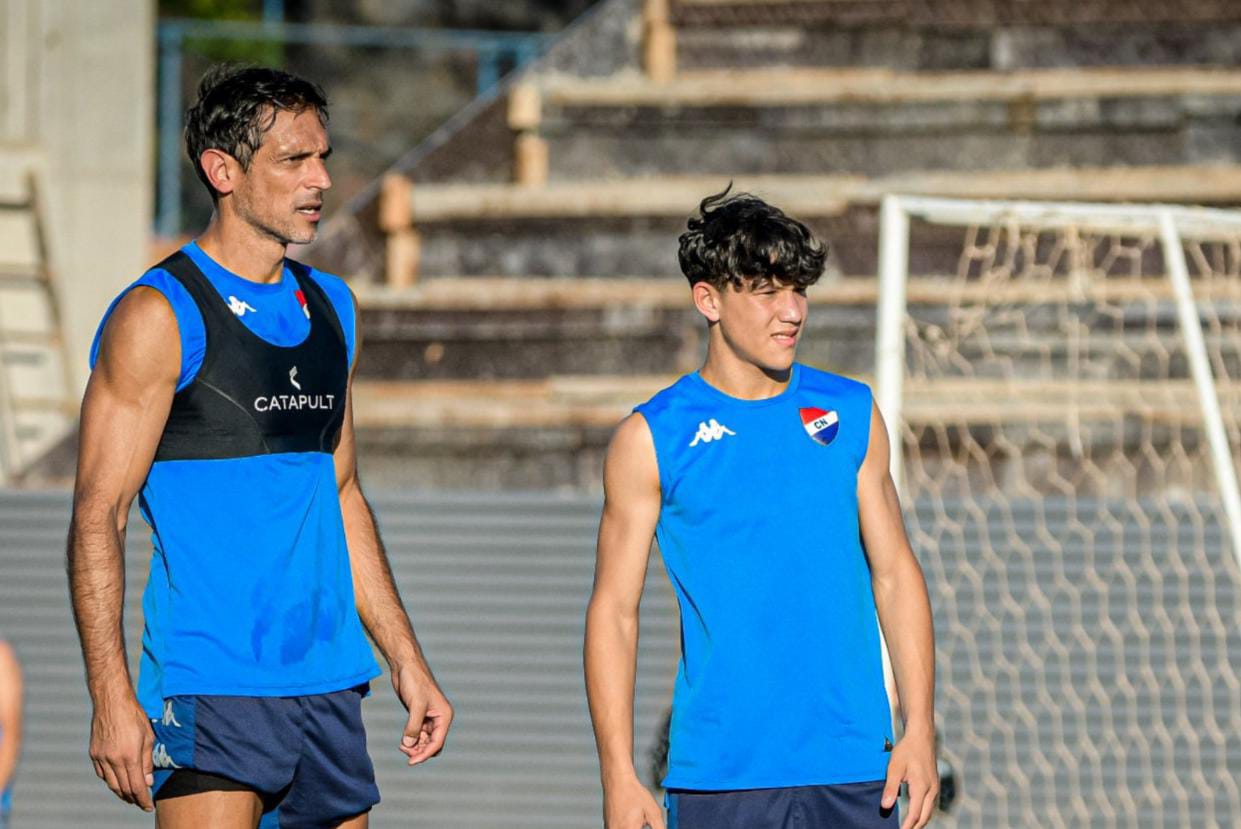 Santiago Benjamín Galeano, de 13 años, entrena con el plantel principal de Nacional
