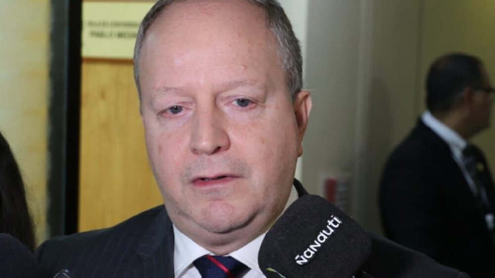 Ministro de Economía defiende propuesta de reforma de Caja Fiscal ante el Congreso