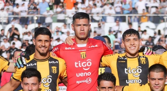 Aldo Pérez sufre esguince de rodilla y su recuperación llevaría varias semanas