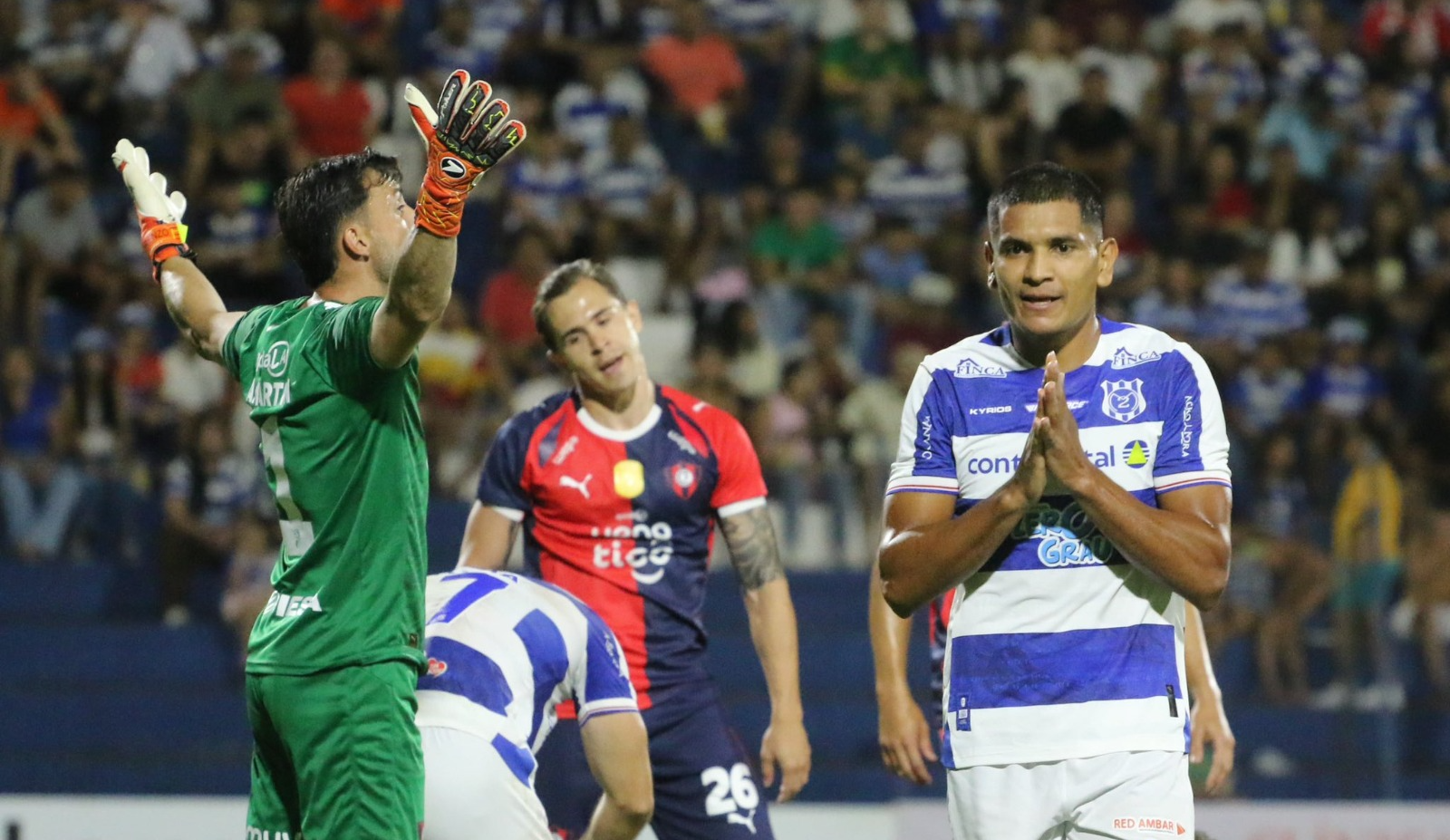 Martínez: “Fue penal clarito para 2 de Mayo, si era para Cerro se cobraba”, sobre una jugada del partido
