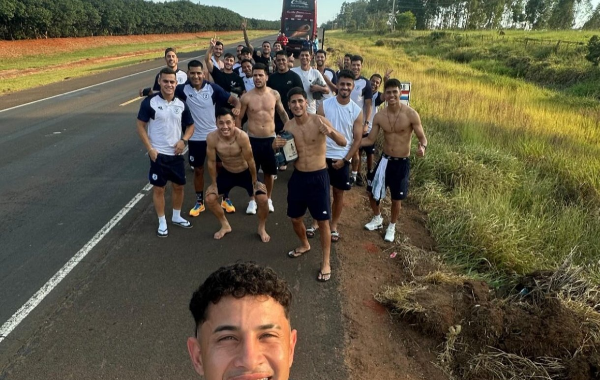 Plantel de 2 de Mayo llegó a Lima tras sufrir inconvenientes