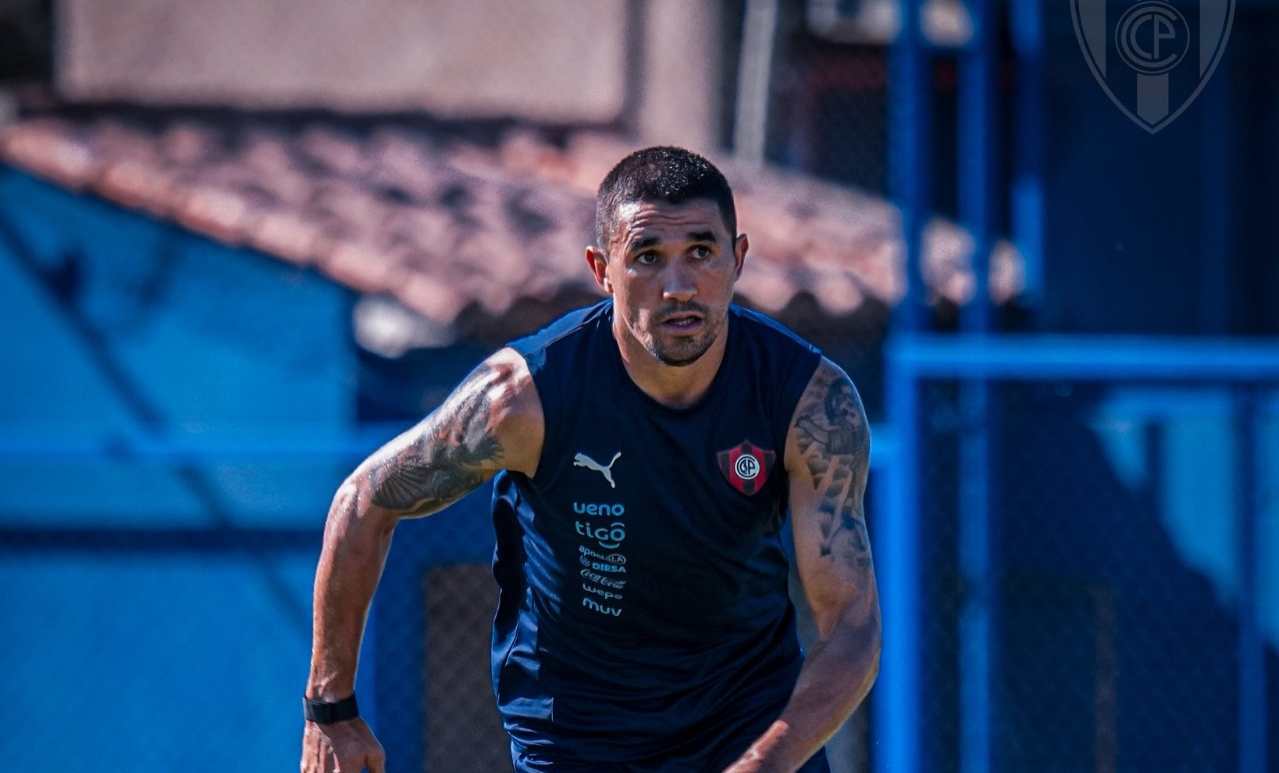 Gustavo Velázquez es duda para el Clásico