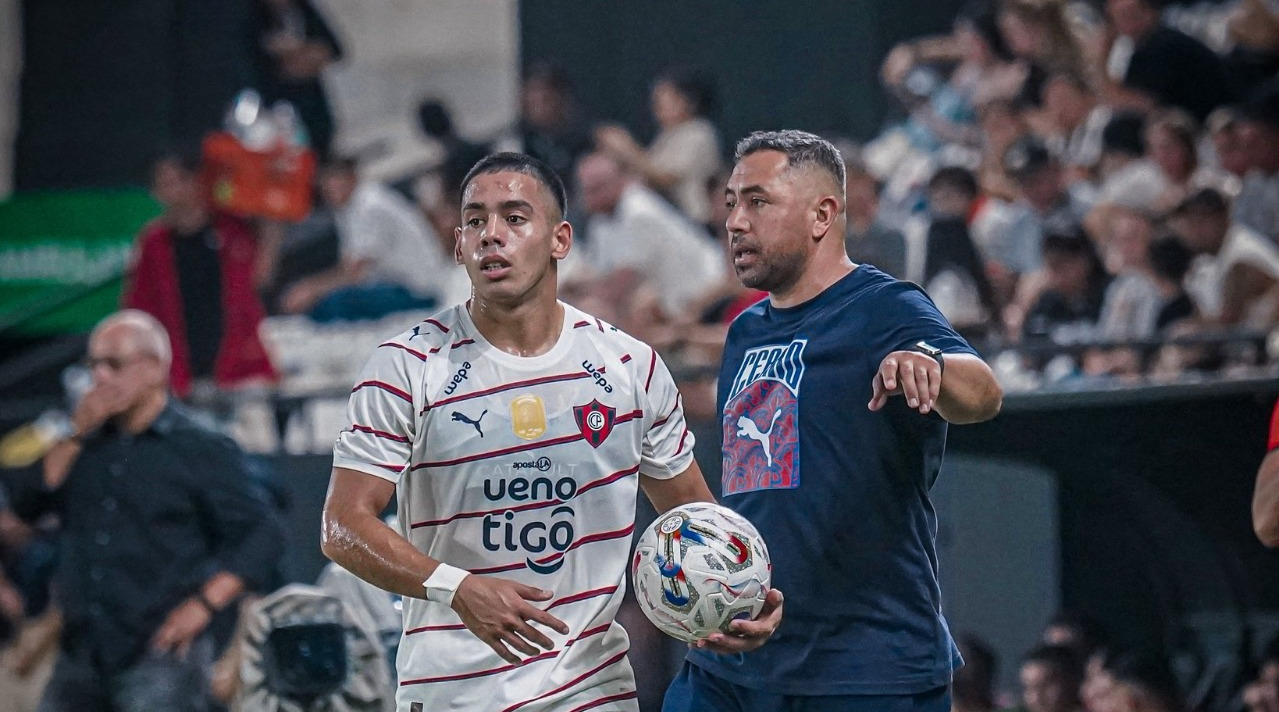 Jorge Achucarro define el equipo para enfrentar a San Lorenzo