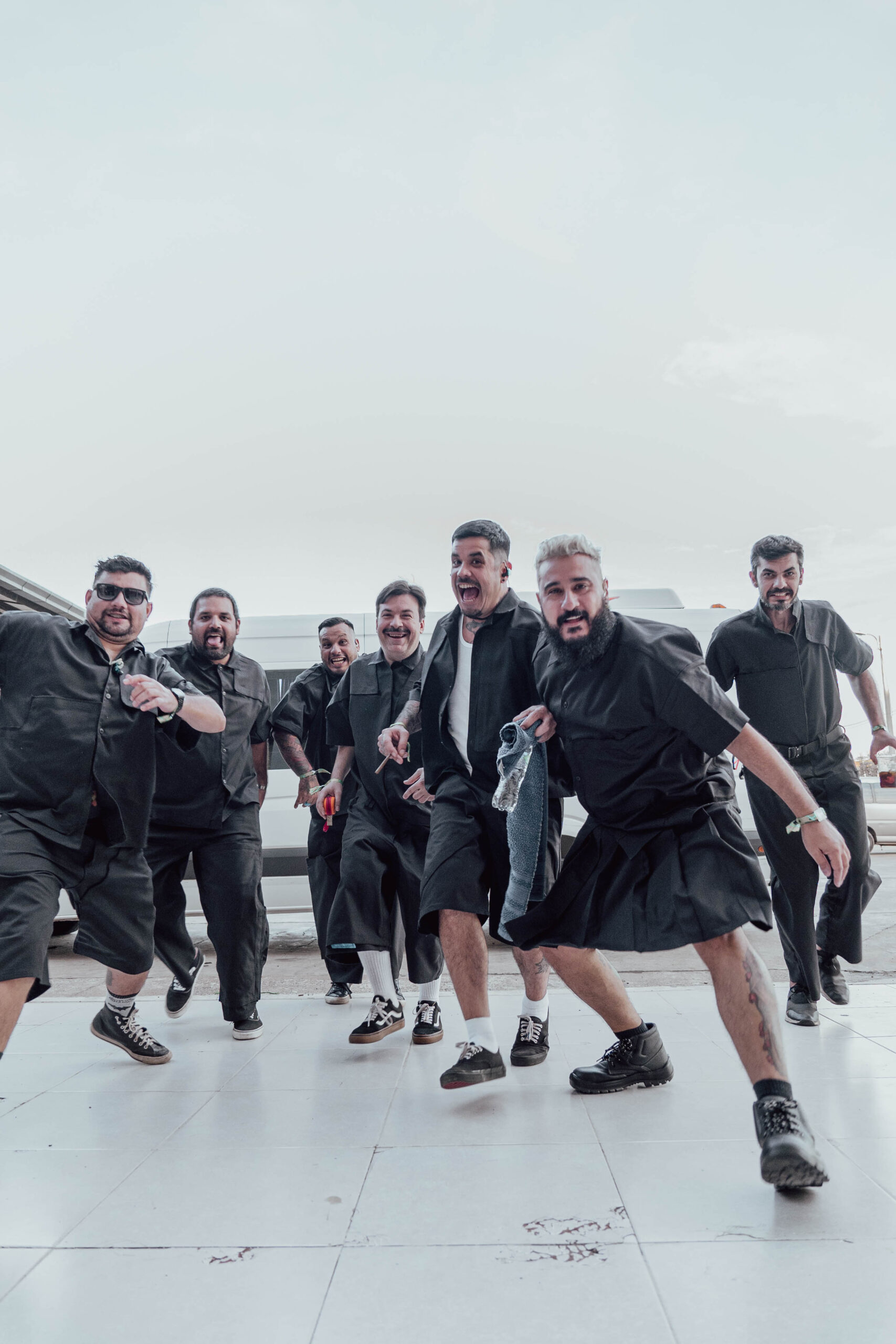 Kita Pena presenta “Muy fin de mes · Vol. 3”