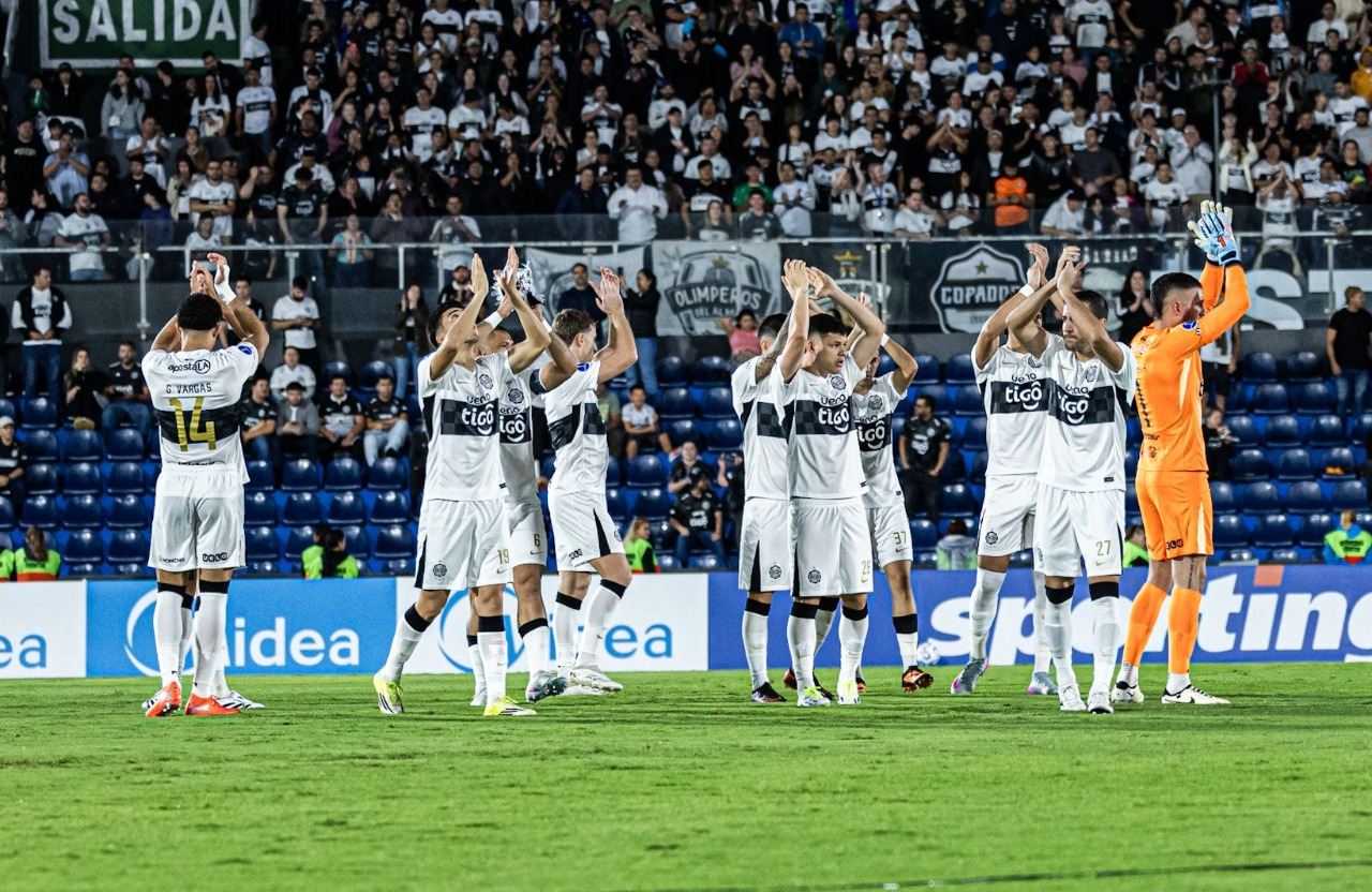 Olimpia sigue líder en la Sudamericana tras el empate ante Barracas