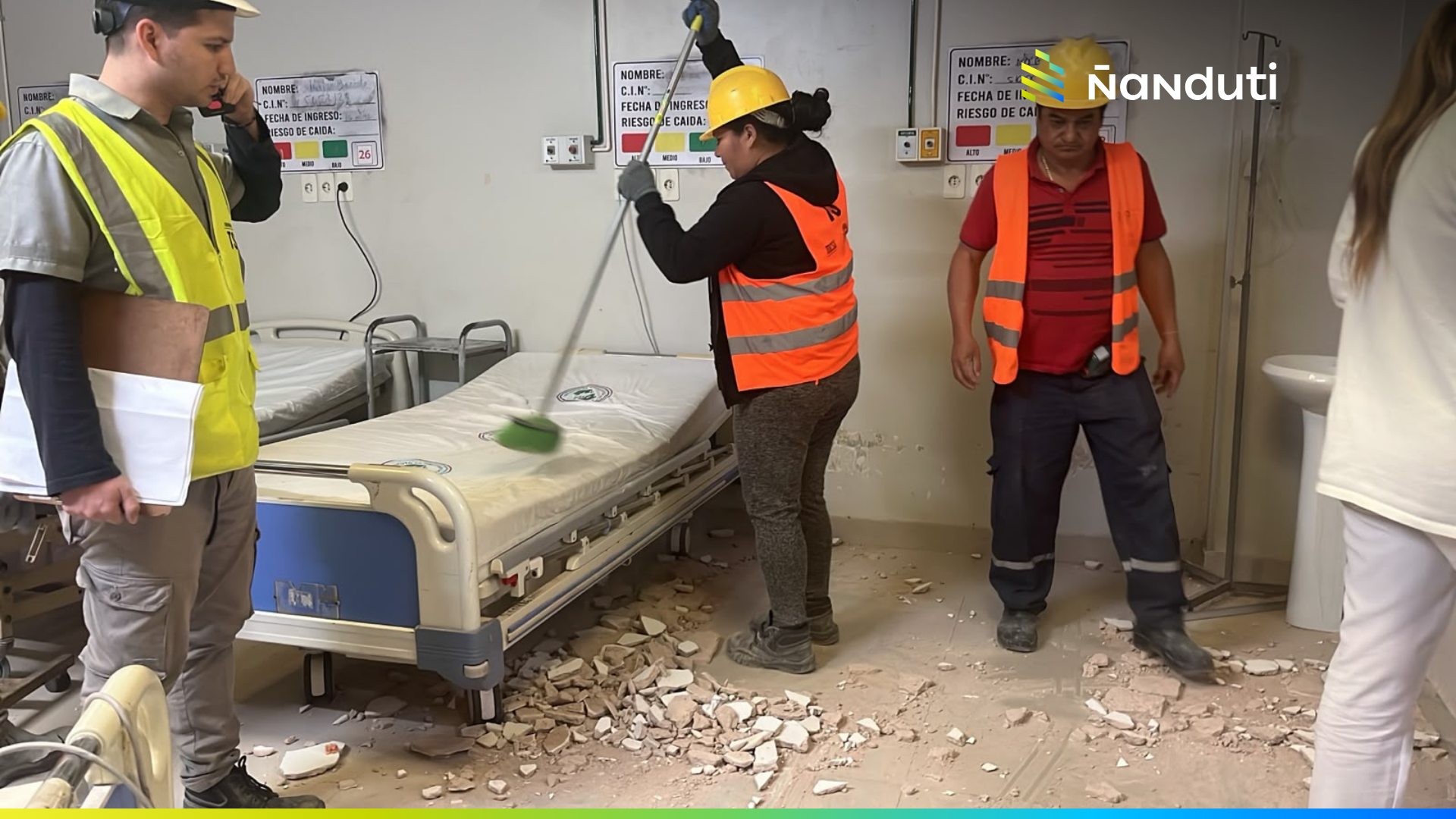 Parte del techo cae en sala de Obstetricia del IPS y una madre resulta con lesiones leves